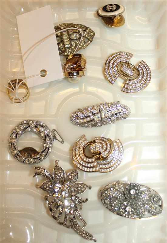 Costume jewellery